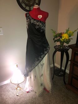 Lenovia Black Size 14 Floor Length Plus Size Ball gown on Queenly