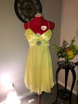 My Michelle Yellow Size 10 Shiny $300 Satin Cocktail Dress on Queenly