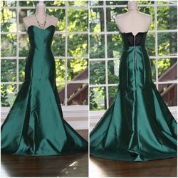 ERIN by Erin Fetherston Green Size 6 Sleeves Emerald Polyester Silk Ball gown on Queenly