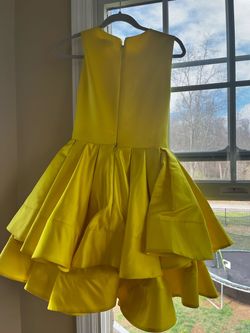 Ashley Lauren Yellow Size 4 $300 Midi Free Shipping Cocktail Dress on Queenly