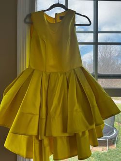 Ashley Lauren Yellow Size 4 Midi Homecoming $300 Cocktail Dress on Queenly
