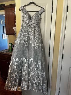 Ellie Wilde Silver Size 2 Floor Length A-line Dress on Queenly