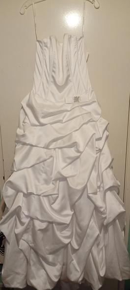 Style T9104 David's Bridal White Size 6 Ball Gown Corset 50 Off A-line Dress on Queenly