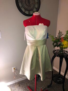 Milano Formals Green Size 16 Midi $300 Cocktail Dress on Queenly