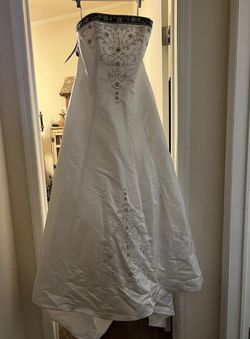 Alfred angelo White Size 24 Flower Girl Ball gown on Queenly