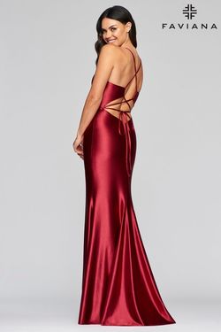 Style S10409 Faviana Red Size 8 V Neck Fitted Side slit Dress on Queenly
