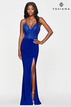 Style S10686 Faviana Blue Size 8 Lace Side slit Dress on Queenly