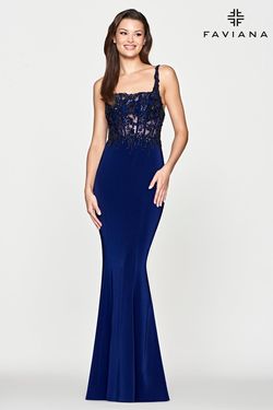 Style S10675 Faviana Navy Blue Size 8 Black Tie Straight Dress on Queenly