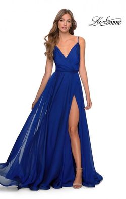 Style 28611 La Femme Blue Size 2 V Neck Prom Side slit Dress on Queenly