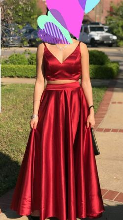 Red Size 4.0 Ball gown on Queenly
