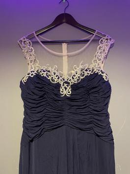 One by eight Navy Blue Size 14 Prom Straight Dress on Queenly