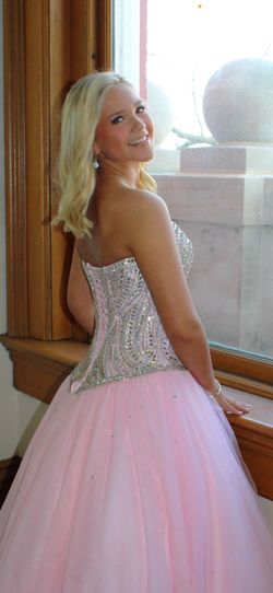 House of Wu- Fiesta Gowns Light Pink Size 4 Sweet Sixteen Corset Quinceanera Ball gown on Queenly