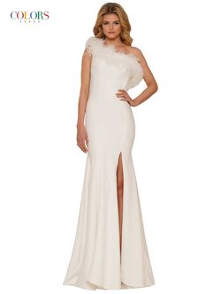 Style Brielle White Size 6 Side slit Dress on Queenly