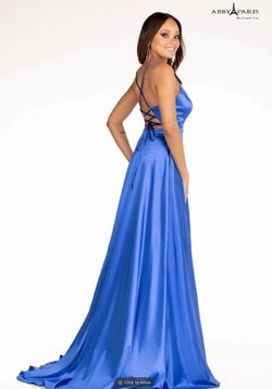 Style Cheyanna Lucci Lu Blue Size 14 Silk Prom Black Tie Straight Dress on Queenly