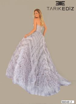 Style 98048 Tarik Ediz Blue Size 10 Lavender Ball gown on Queenly