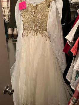 White Size 2 Ball gown on Queenly