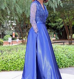 Black label Royal Blue Size 2 V Neck Ball gown on Queenly