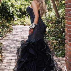 Jasz Couture Black Tie Size 2 Tulle Mermaid Dress on Queenly
