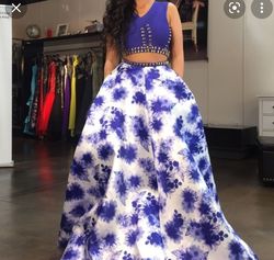 Tony Bowls Blue Size 4 Jewelled Floor Length Sequin $300 Ball gown on Queenly