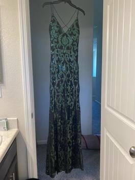 Windsor Green Size 6 Straight Dress on Queenly