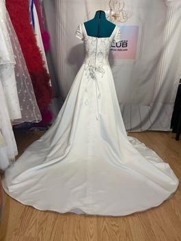 Handmade Couture White Size 6 Train Floor Length 50 Off Ball gown on Queenly