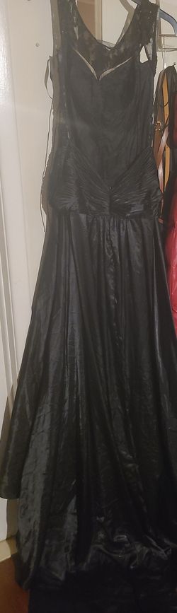 Sherri Hill Black Size 6.0 Floor Length Train Dress on Queenly