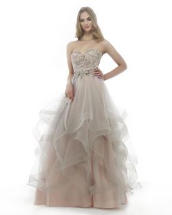 Style 15770 Morrell Maxie Silver Size 12 Sweetheart Prom Ball gown on Queenly