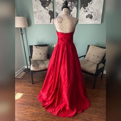 Betsy and Adam Red Size 6 Homecoming $300 Ball gown on Queenly