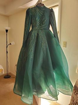 Green Size 6 Train Dress on Queenly
