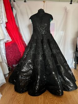 Unique Dress Clu Black Size 16 Floor Length 50 Off Ball gown on Queenly