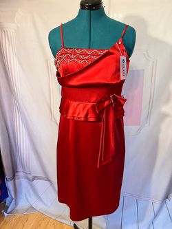Unique Dress Clu Red Size 8 Silk $300 Midi Cocktail Dress on Queenly