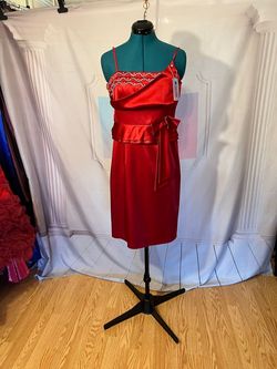 Unique Dress Clu Red Size 8 Silk $300 Midi Cocktail Dress on Queenly