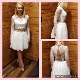 Sherri Hill White Size 2 Summer Cocktail Dress on Queenly