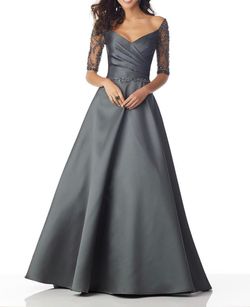 Unique Dress Clu Silver Size 4 Floor Length Prom A-line Dress on Queenly