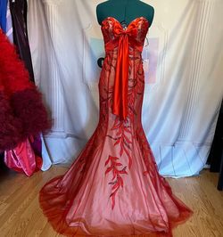 Unique Dress Clu Red Size 2 Medium Height Floor Length Mermaid Dress on Queenly