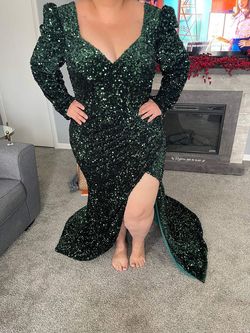Portia and Scarlett Green Size 16 Black Tie Plus Size Prom Side slit Dress on Queenly
