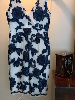 Nicole Miller Nude Size 14 Navy Embroidery V Neck Summer Cocktail Dress on Queenly