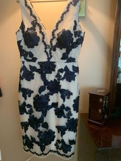 Nicole Miller Nude Size 14 Navy Embroidery V Neck Summer Cocktail Dress on Queenly