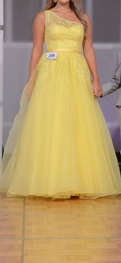 Sherri Hill Yellow Size 6 A-line Floor Length Short Height One Shoulder Train Dress on Queenly