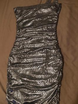 Symphony Silver Size 0 Midi $300 Cocktail Dress on Queenly