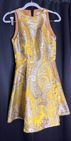Mac Duggal Gold Size 0 Interview Midi Cocktail Dress on Queenly