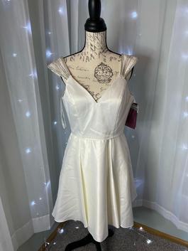 Hannah S White Size 10 Summer 50 Off Pageant Cocktail Dress on Queenly
