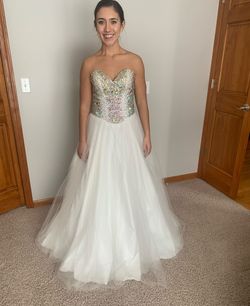 Tirana White Size 6 $300 Ball gown on Queenly