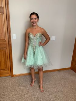 Terani Green Size 0 $300 Cocktail Dress on Queenly