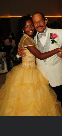 Yellow Size 0 Ball gown on Queenly