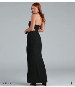 Windsor Black Size 4 $300 Medium Height Floor Length Free Shipping Side slit Dress on Queenly