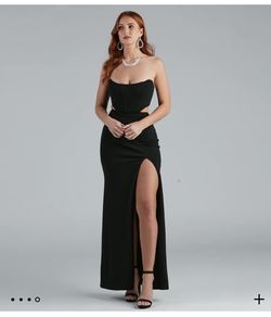 Windsor Black Size 4 $300 Medium Height Floor Length Free Shipping Side slit Dress on Queenly