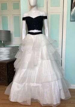 Ellie Wilde White Size 6 Cotillion Lace Ball gown on Queenly