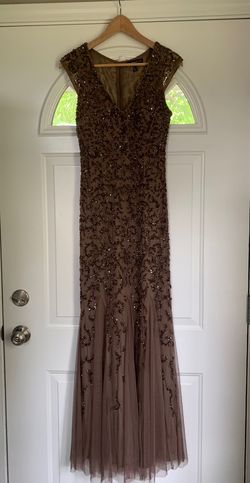 Style A32 Aidan Mattox Nude Size 4 $300 Short Height Cap Sleeve Straight Dress on Queenly