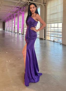 Mac Duggal Purple Size 2 One Shoulder Silk Side slit Dress on Queenly